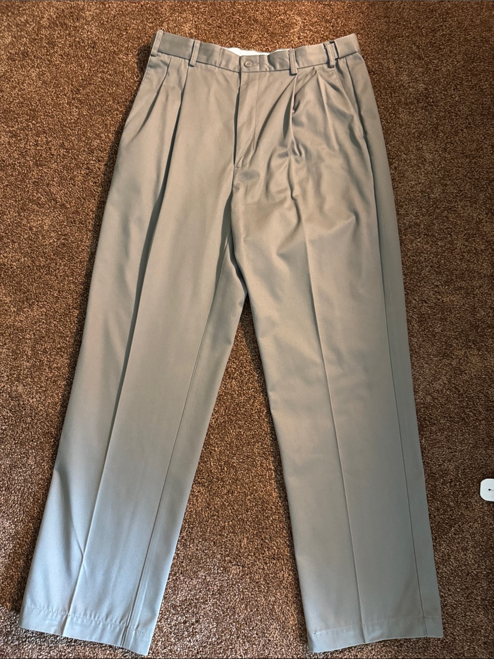 Lee Men's Pleated Dress Pants — Light Gray